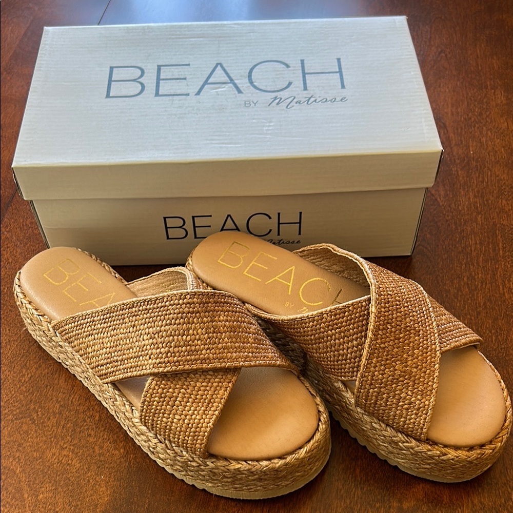 Beach by Matisse Women’s Tan Woven Platform Slide Sandals